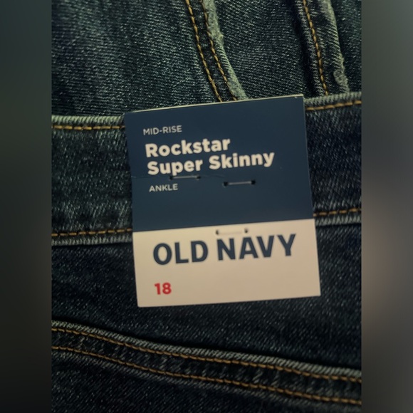 Old Navy - Rockstar Super Skinny mid-rise denim wash jeans (NWT) - Picture 3 of 8